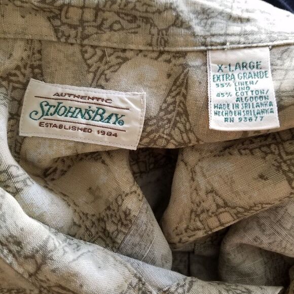 St. John’s Bay Men’s Brown Hawaiian Shirt Size XL Tropical Floral Print - Picture 2 of 2